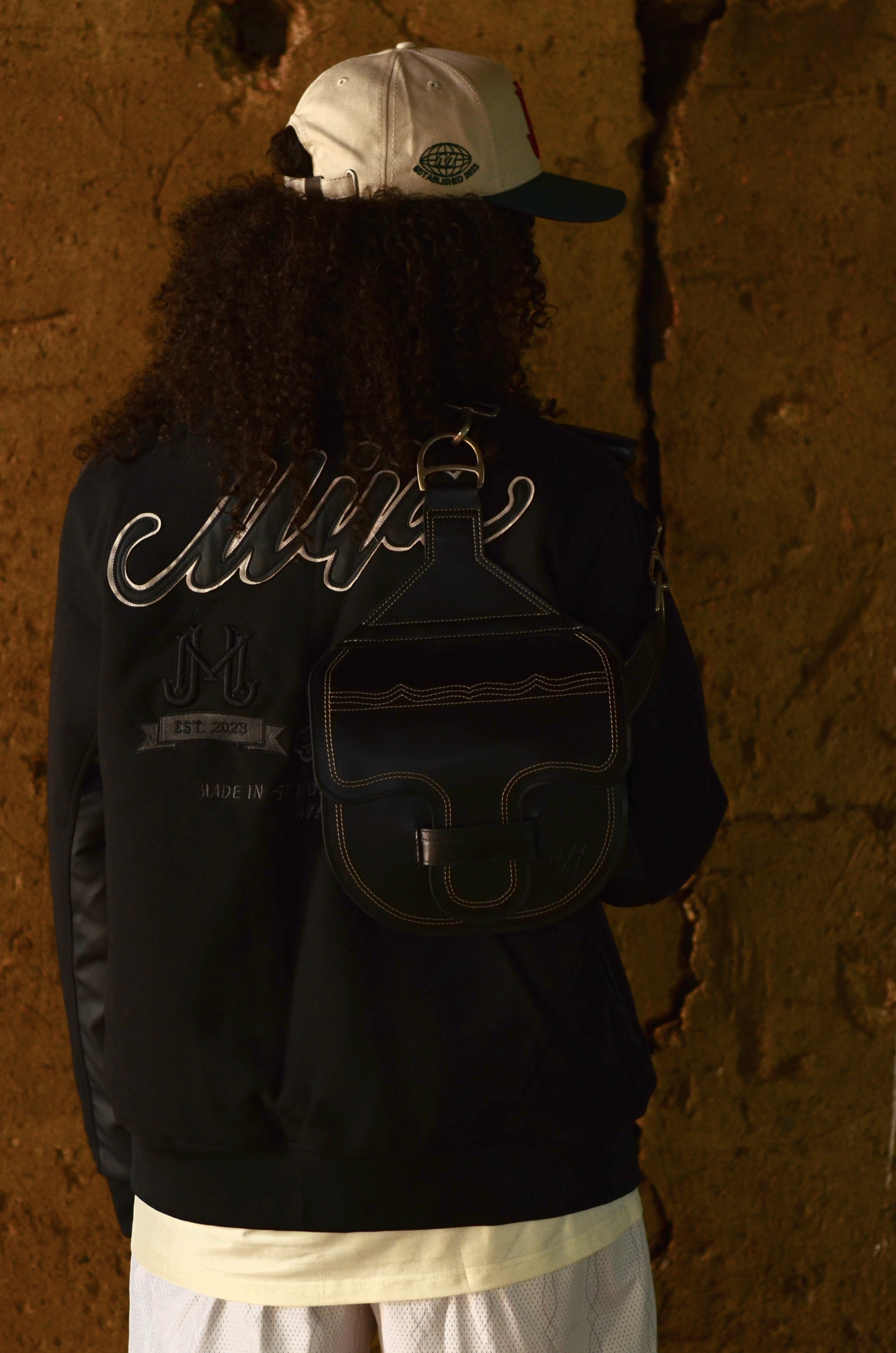 Carriel Gonzalez Black