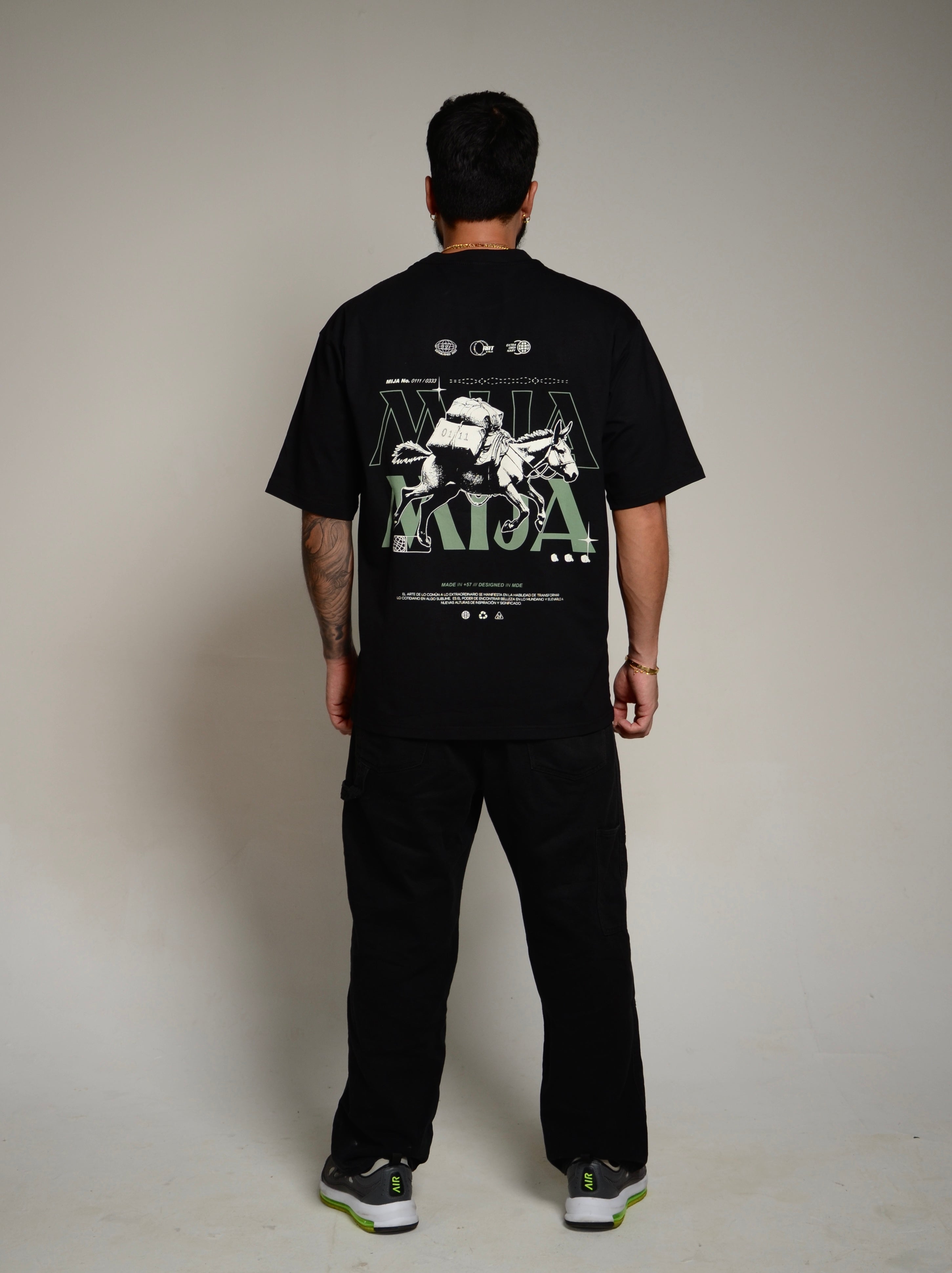 T-Shirt Iconíca Mula  / Oversize Fit